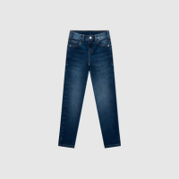 Calça jeans skinny infantil menino em lavagem escura. Marca Carinhoso.