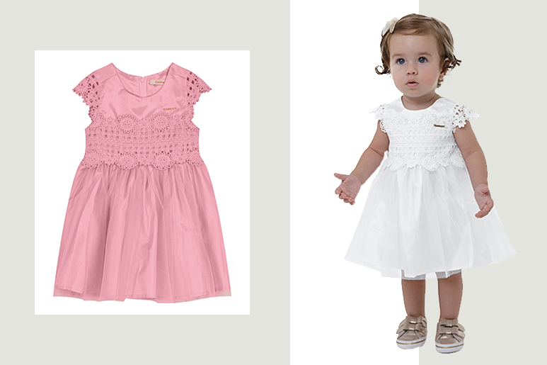 À esquerda, vestido rosa. À direita, menina usando vestido para batizado branco.