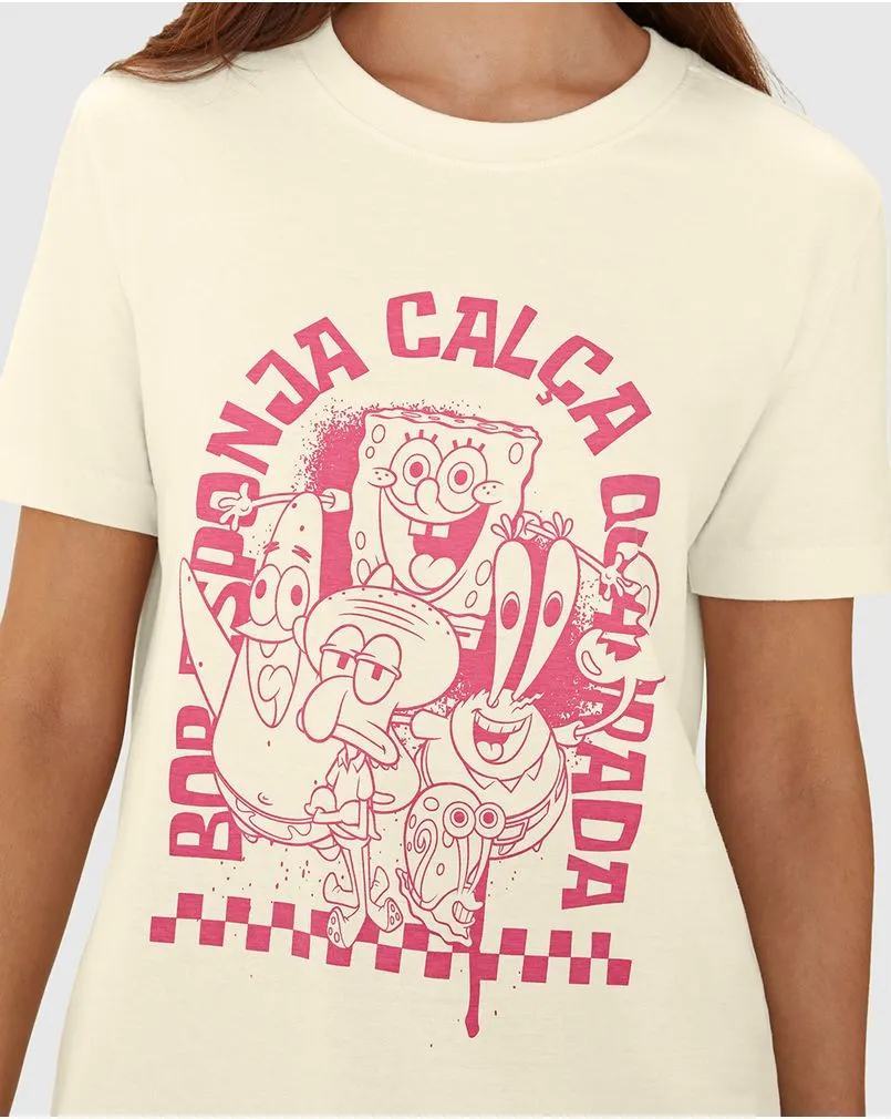 Camiseta da Malwee, unissex, off-white, com Bob Esponja, Patrick, Lula Molusco, Seu Siriguejo e Patrick.