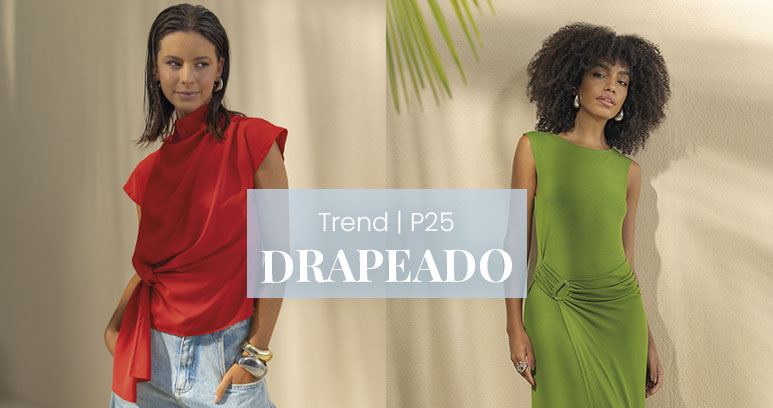 Modelos da marca Enfim vestem peças com tecido drapeado. A primeira modelo veste uma blusa laranja com nó na lateral, gola média e mangas cap sleeve. A segunda veste um vestido verde sem mangas, com alças grossas, e um detalhe franzido na cintura.