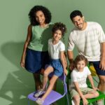 Família veste peças da malwee em oferta na Black November