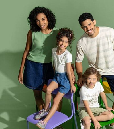 Família veste peças da malwee em oferta na Black November